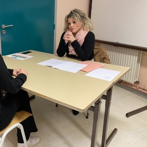Ambre argumente auprès de Mme Murat