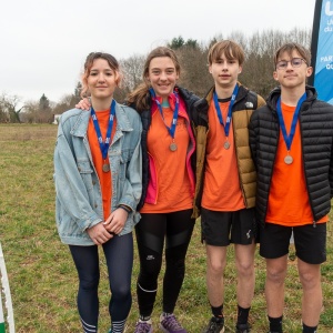 Coline, Clémence, Antoine, Quentin, équipe vice-championne en lycée