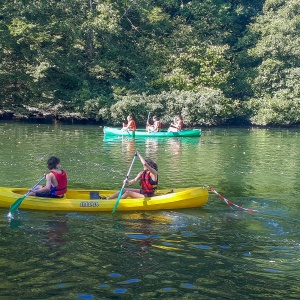 Canoë pour rejoindre le pique-nique.