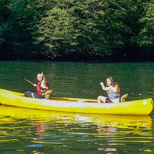 Canoë pour rejoindre le pique-nique.